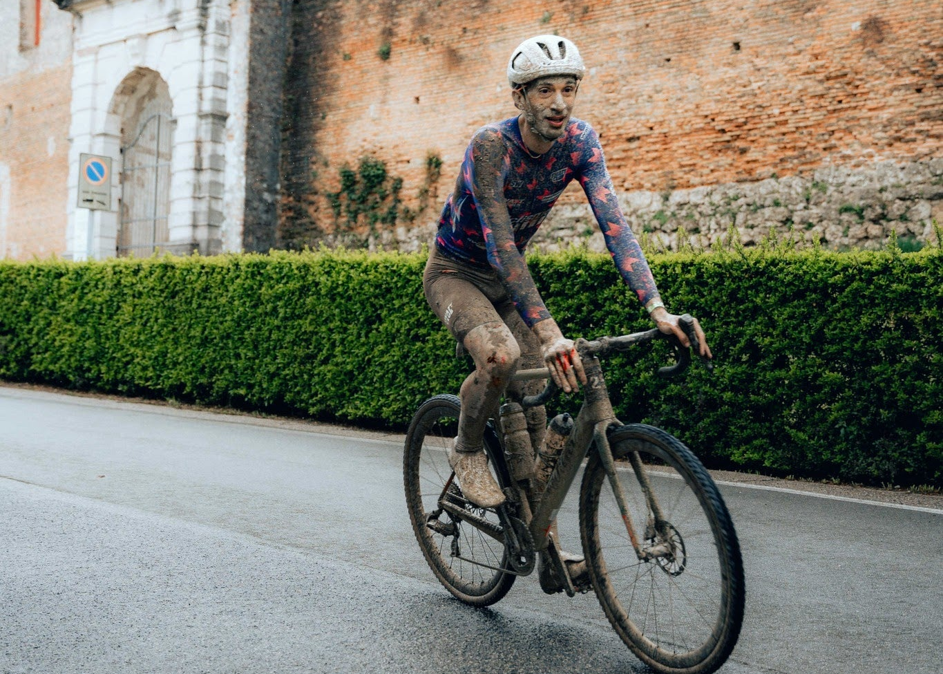 How to keep your cycling gear clean, white and performing over time